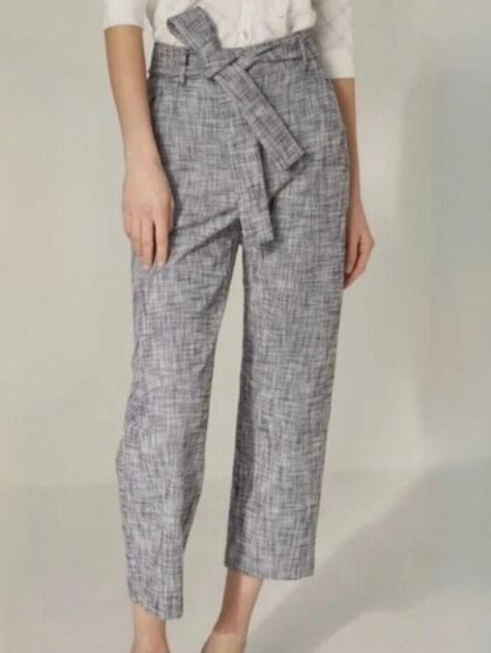 Wilfred  Aritzia High Rise Cropped Trousers Size 4 Grey Textured Tie Belt